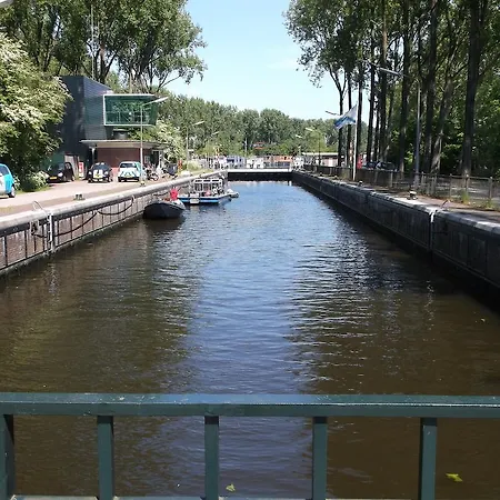 Bed & Breakfast Houseboat Gezina *