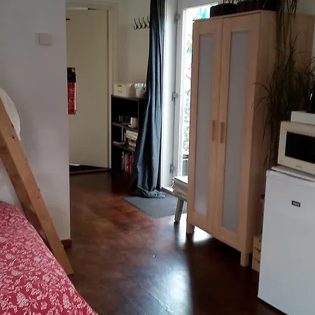 Bed & Breakfast Houseboat Gezina *