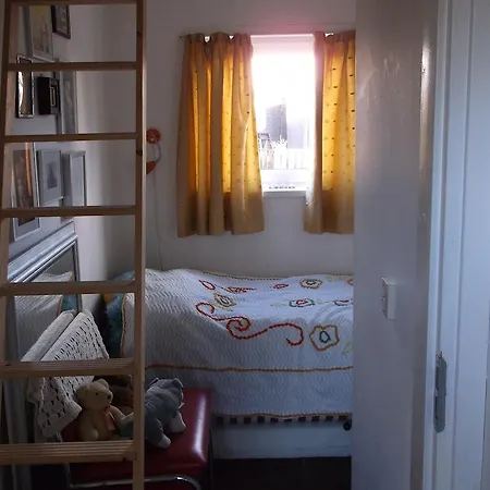 Bed & Breakfast Houseboat Gezina *