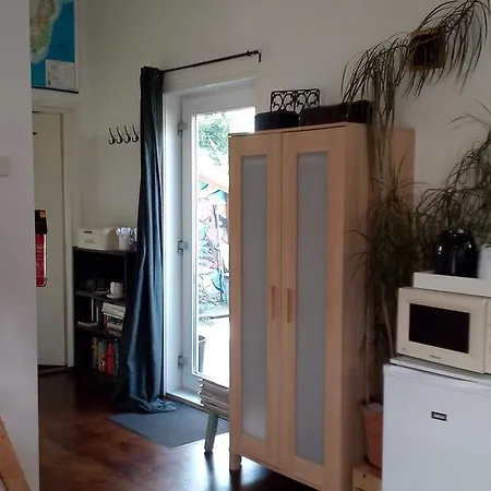לינה וארוחת בוקר Houseboat Gezina